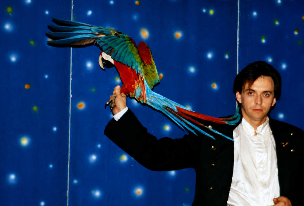 arcano show con loros