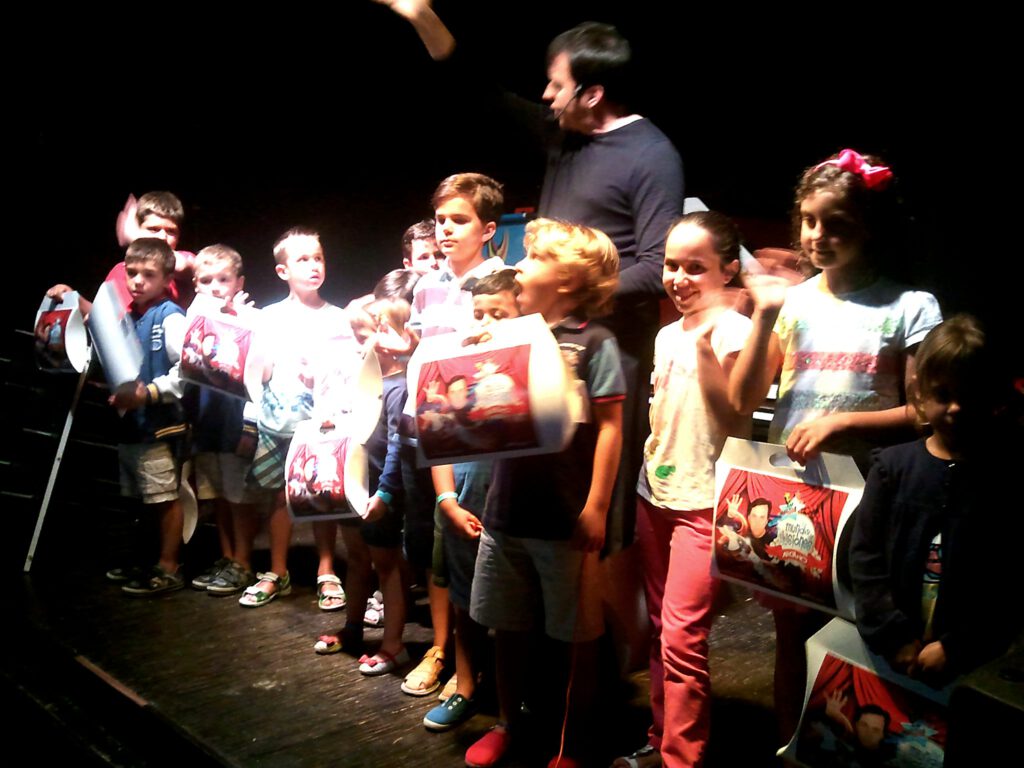 arcano-show-cursos-magia-ninos-maletines-historicos-01