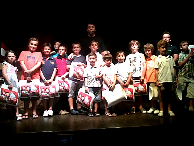 Taller de magia infantil con entrega de recuerdos.